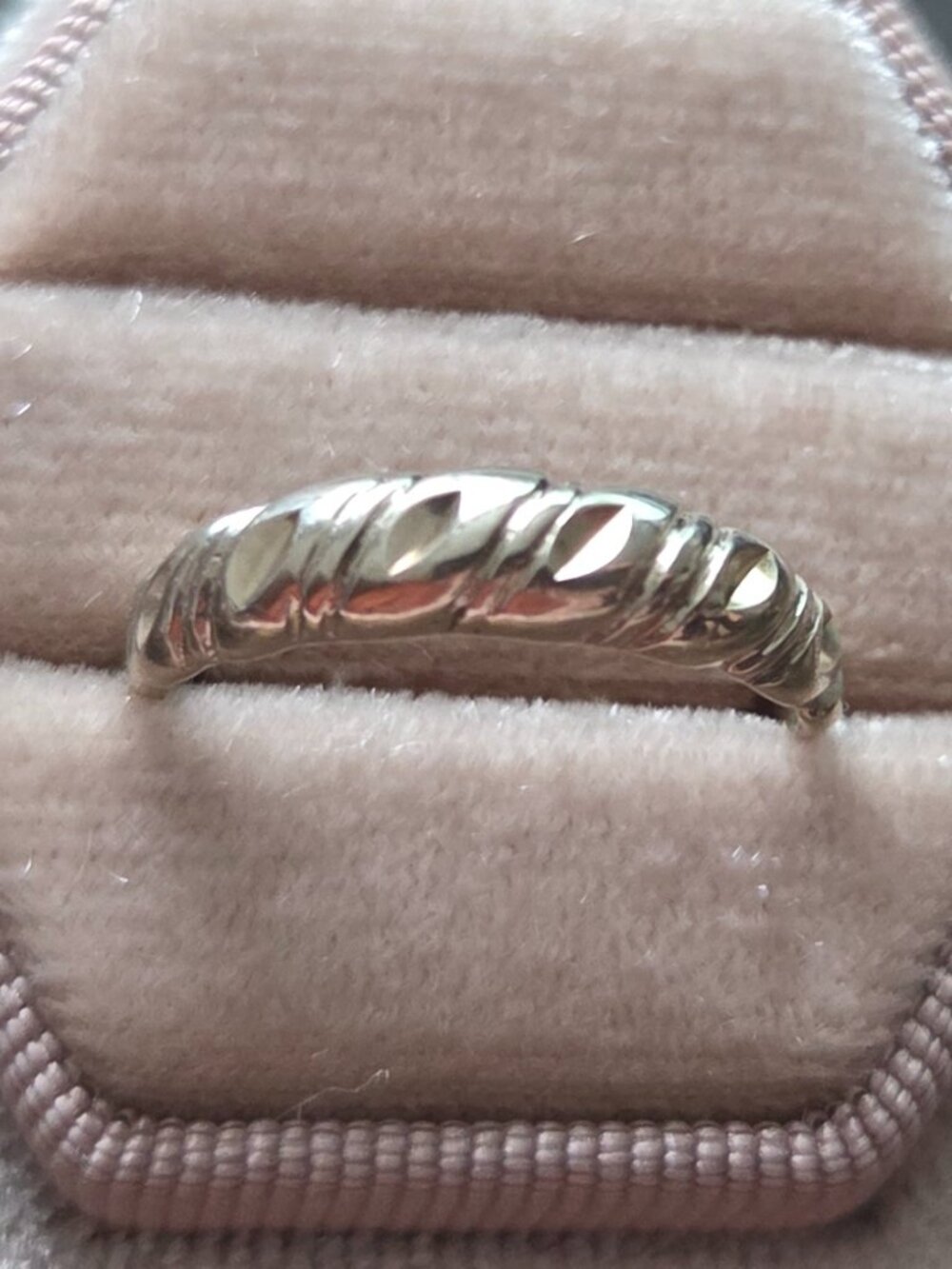 Vintage 10K White Gold Dome/Croissant Ring - Size 6